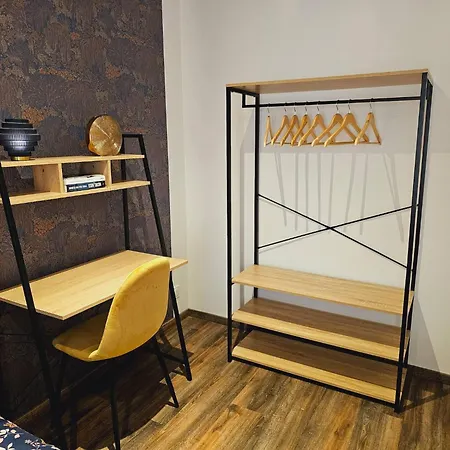 Mitrons - 2a 아파트 *